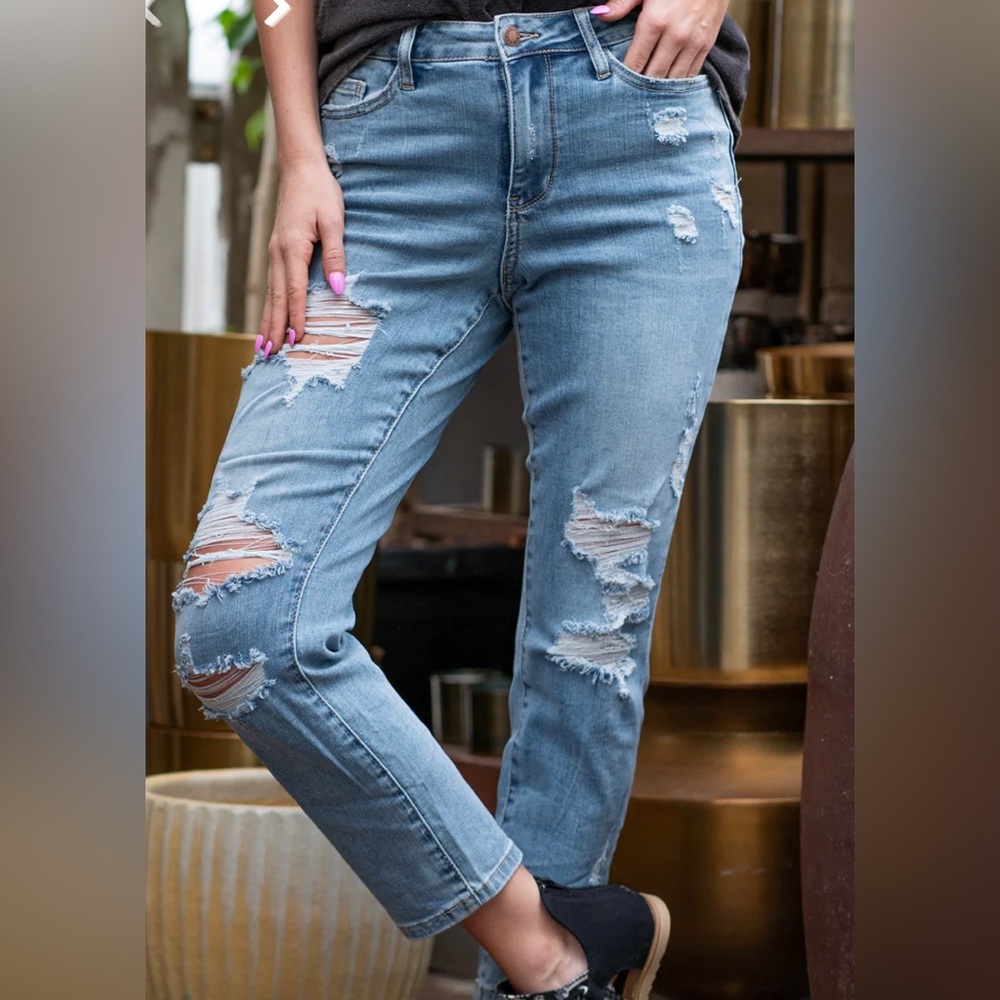 Judy Blue Carrie High Rise Boyfriend Distressed Jean